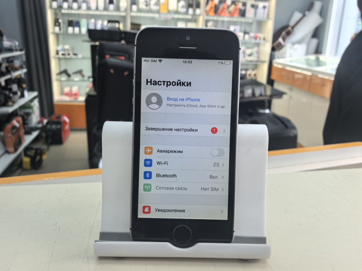 Смартфон Apple iPhone 5SE 32Gb