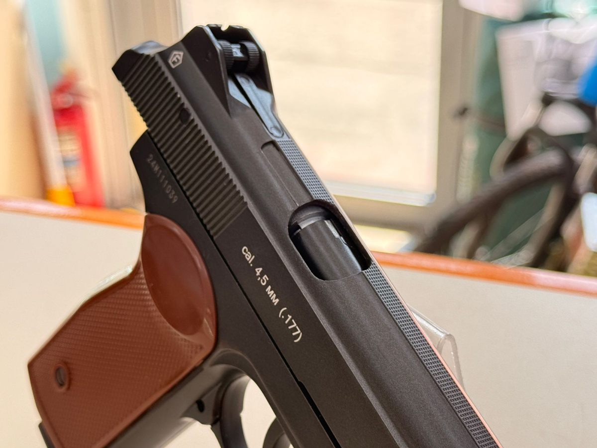 Пистолет пневматический Borner APS BlowBack