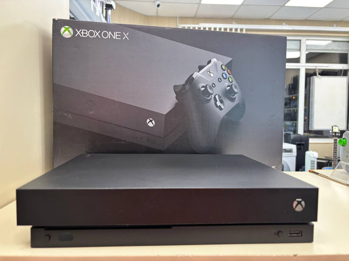 Игровая приставка Xbox One X 1Tb