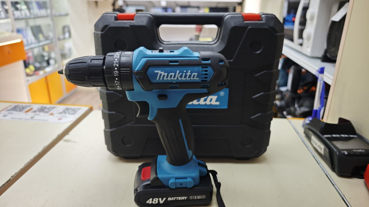 Шуруповерт Makita 123.