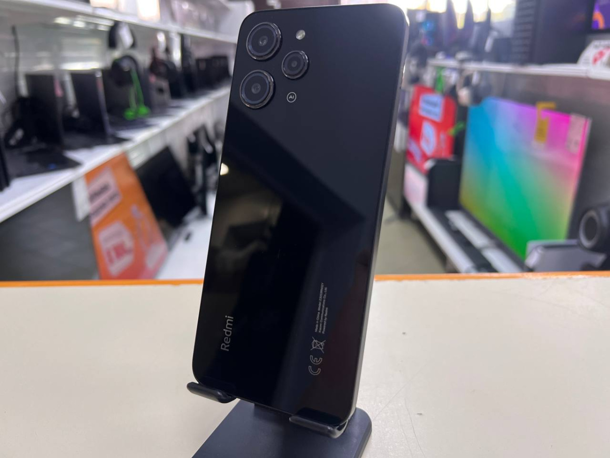 Смартфон Xiaomi Redmi 12 4/128