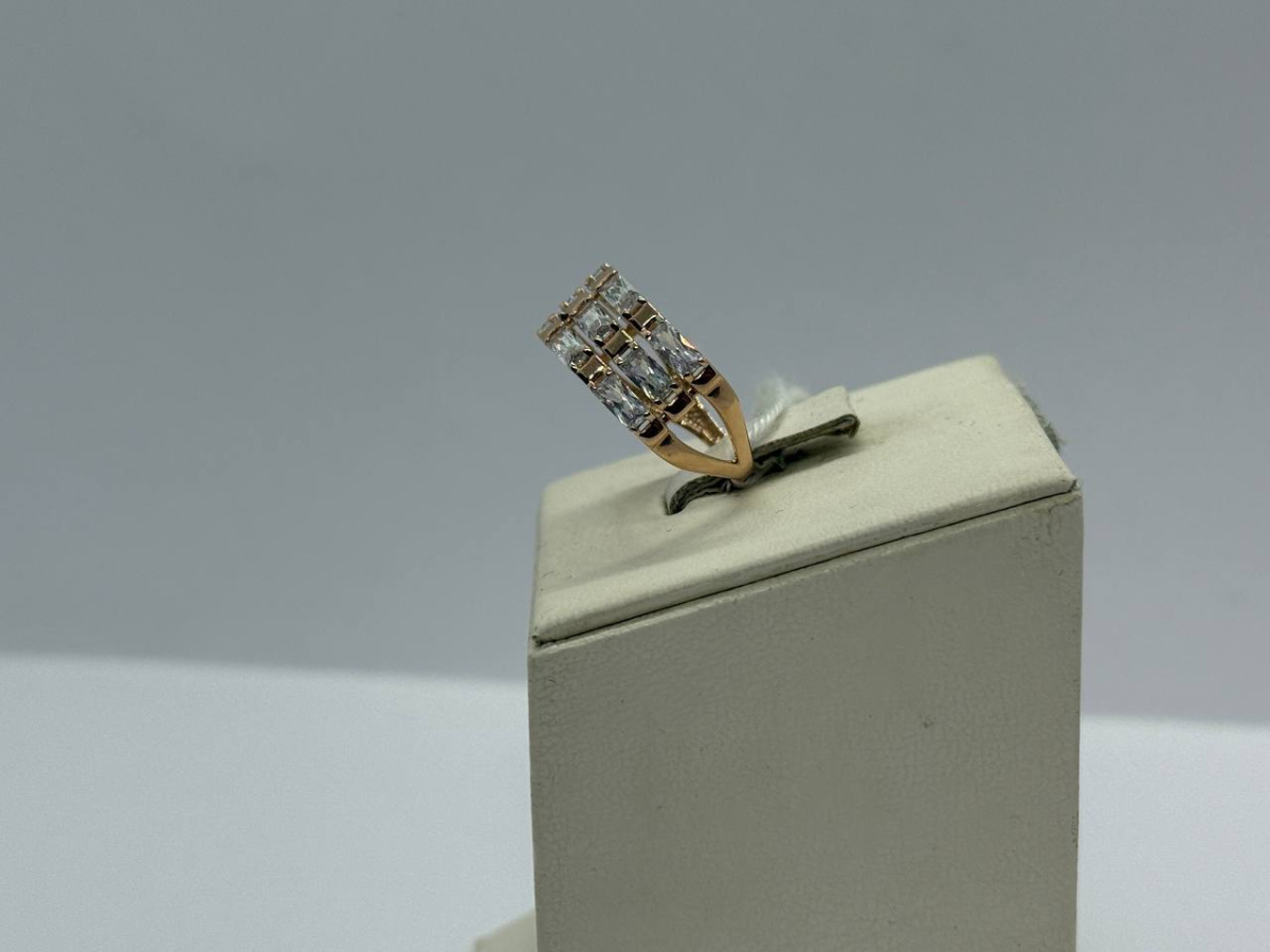 КОЛЬЦО С КАМНЯМИ (Au 585)