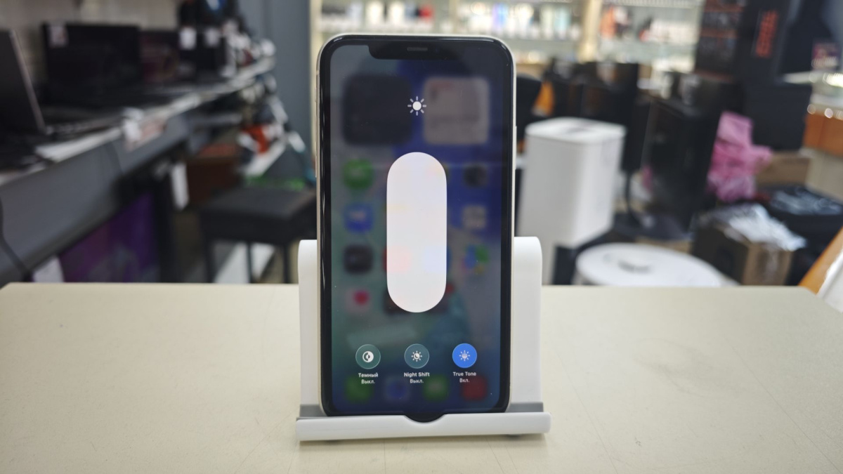 Смартфон Apple iPhone 11 64Gb