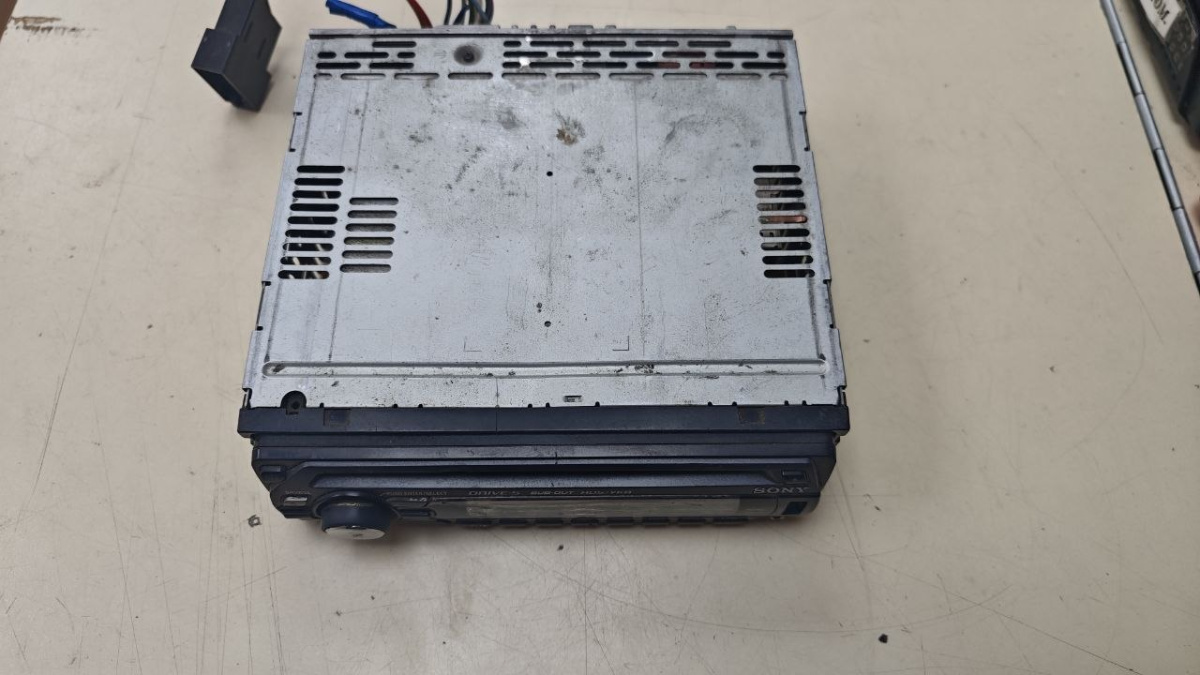 Автомагнитола SONY CDX-GT1427UE