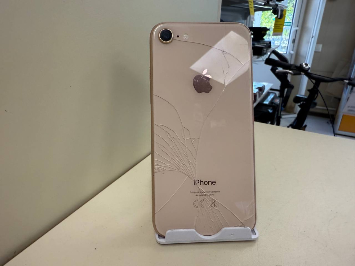 Смартфон Apple iPhone 8 128Gb