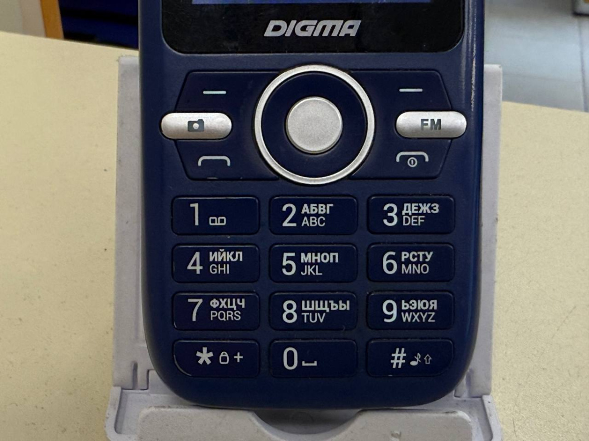 Смартфон Digma LINX B240
