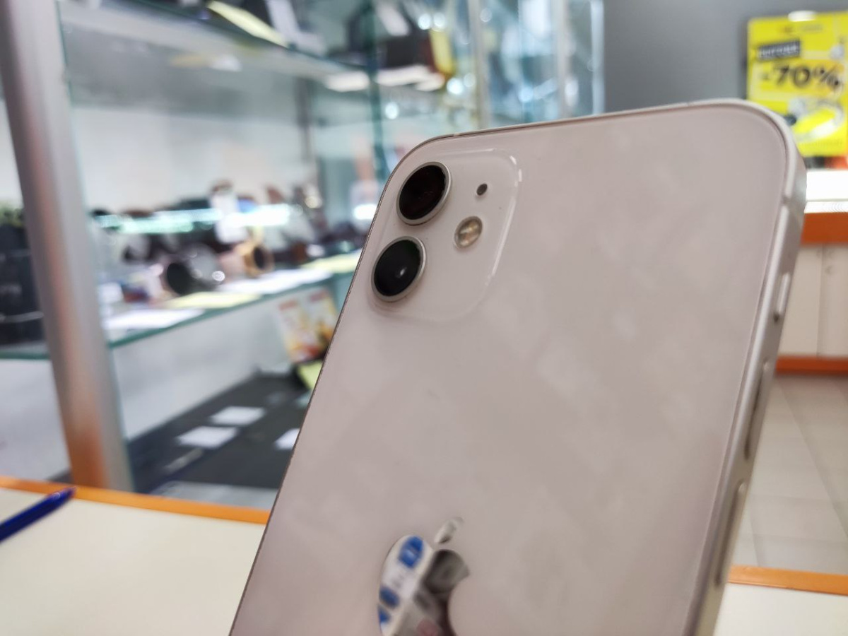 Смартфон Apple iPhone 12 64Gb