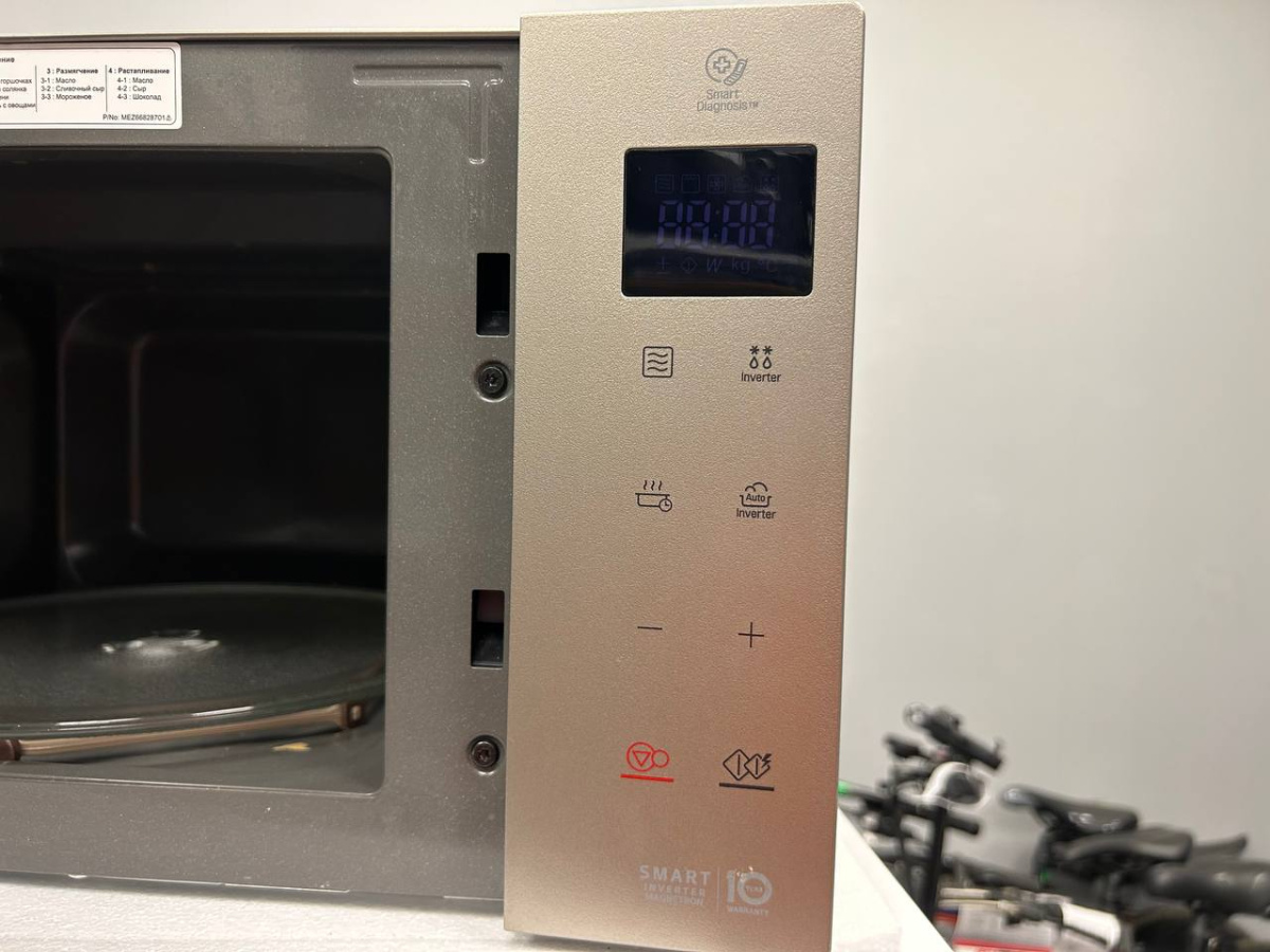 Микроволновая печь LG MS2535GISL