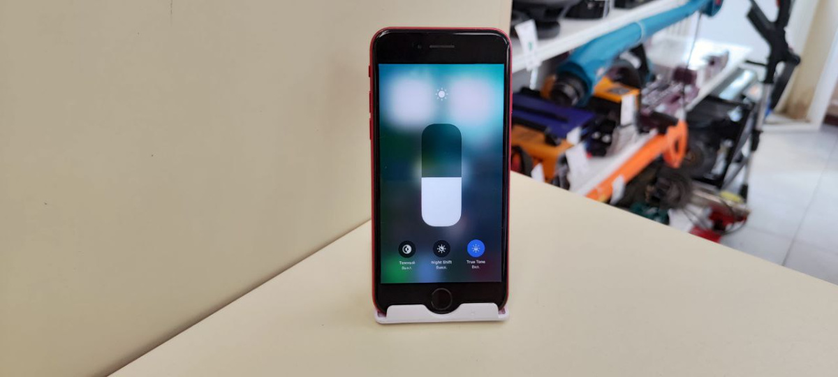 Смартфон Apple iPhone SE 2020 64Gb