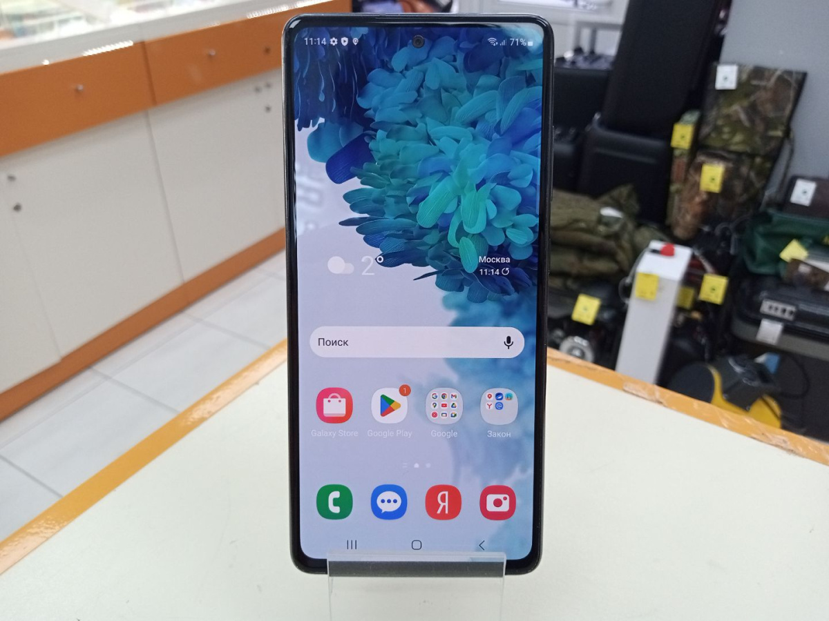 Смартфон Samsung Galaxy S20 FE 6/128