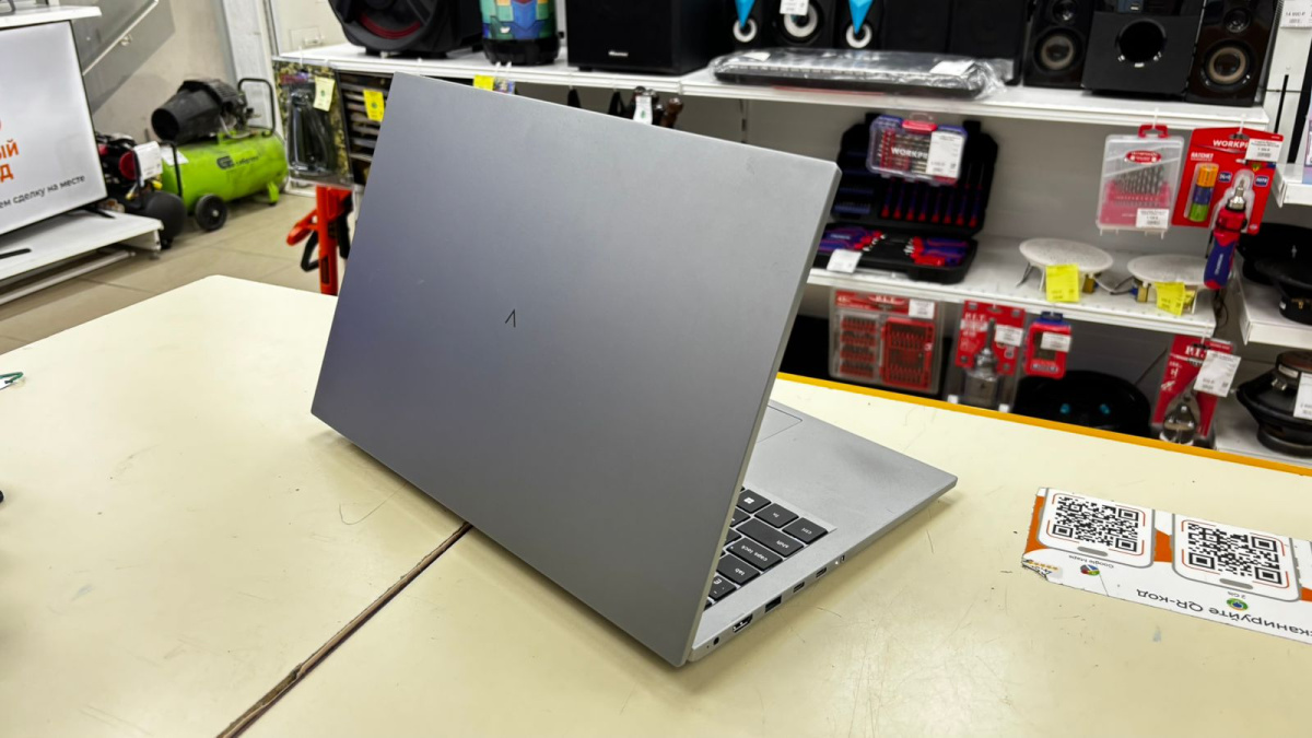 Ноутбук DIGMA; Core i3-1215U, Intel UHD Graphics, 8 Гб, 240 Гб, Нет