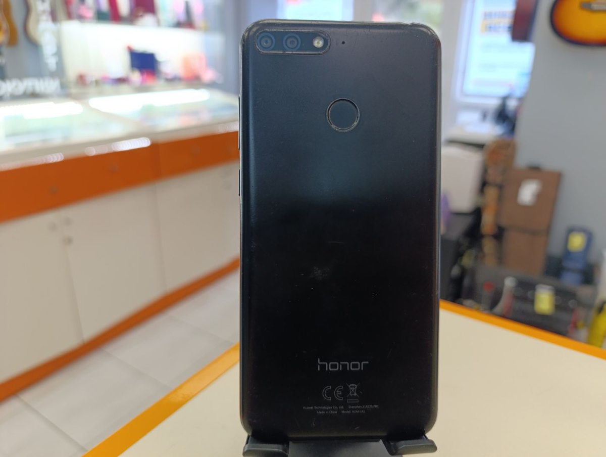 Смартфон Honor 7C 3/32