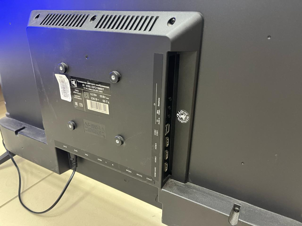 LED Телевизор HI VHIX-32F199MSA