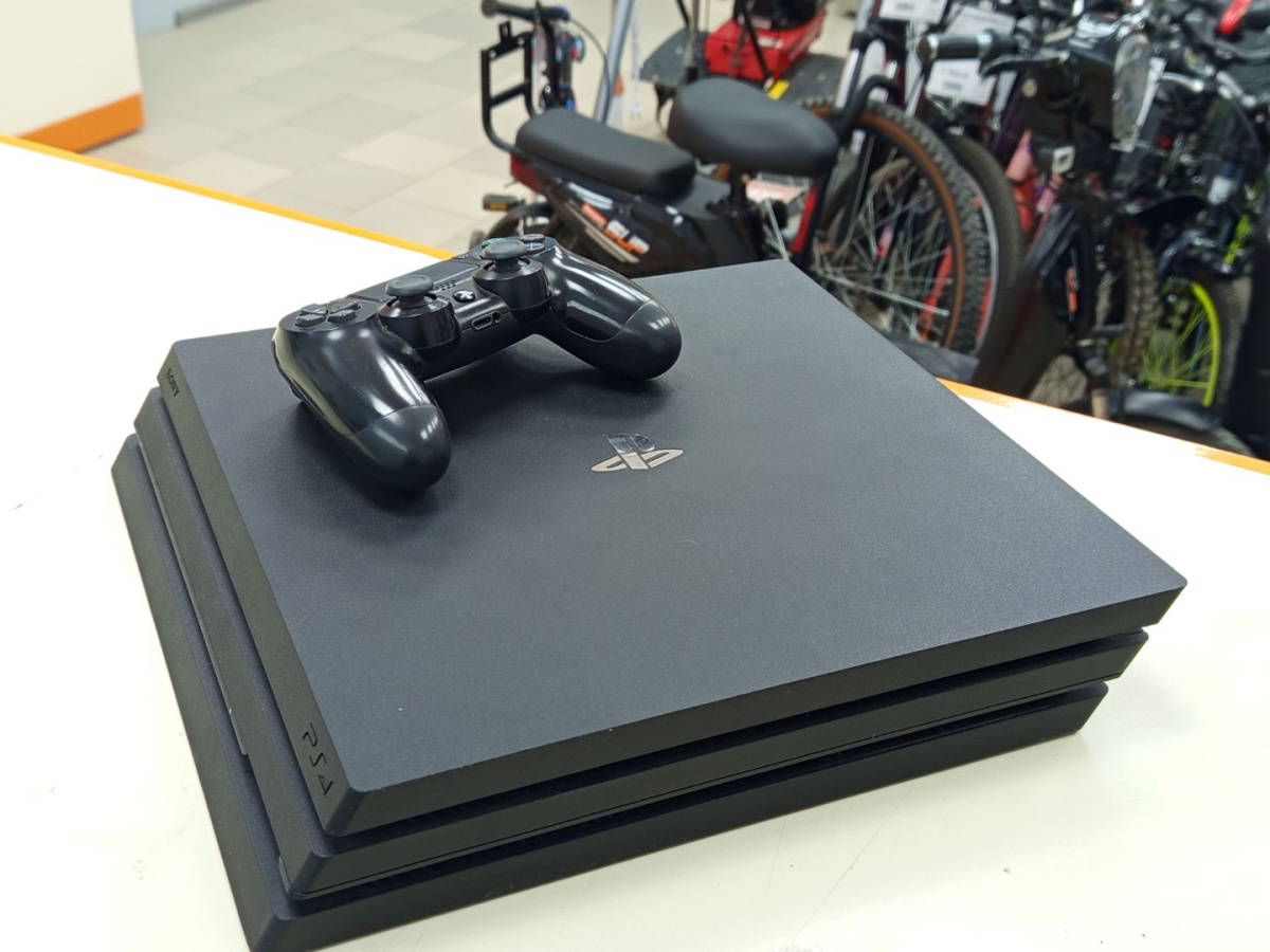 Игровая приставка PlayStation 4 Pro 1Tb