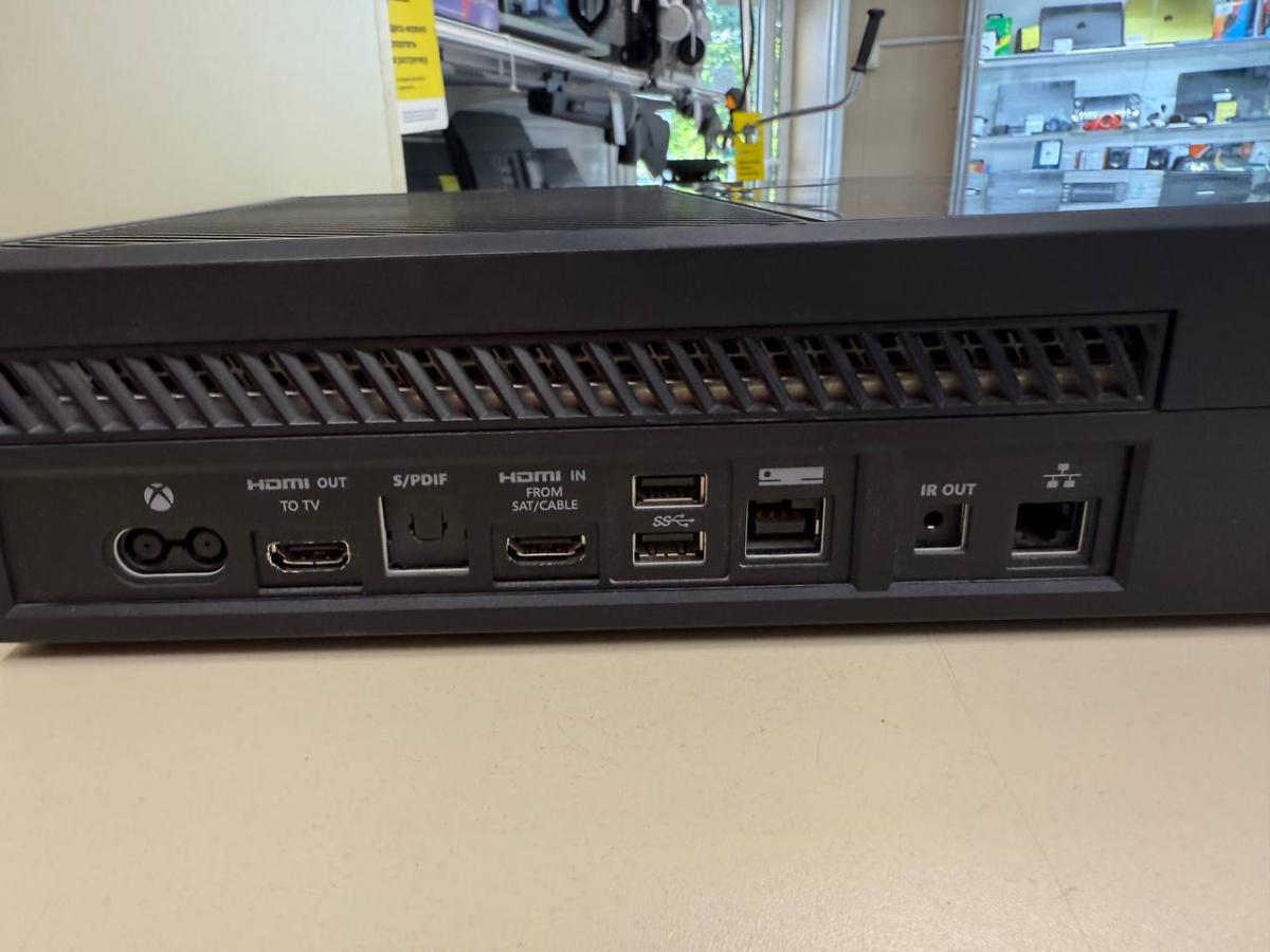 Игровая приставка Xbox One 500Gb