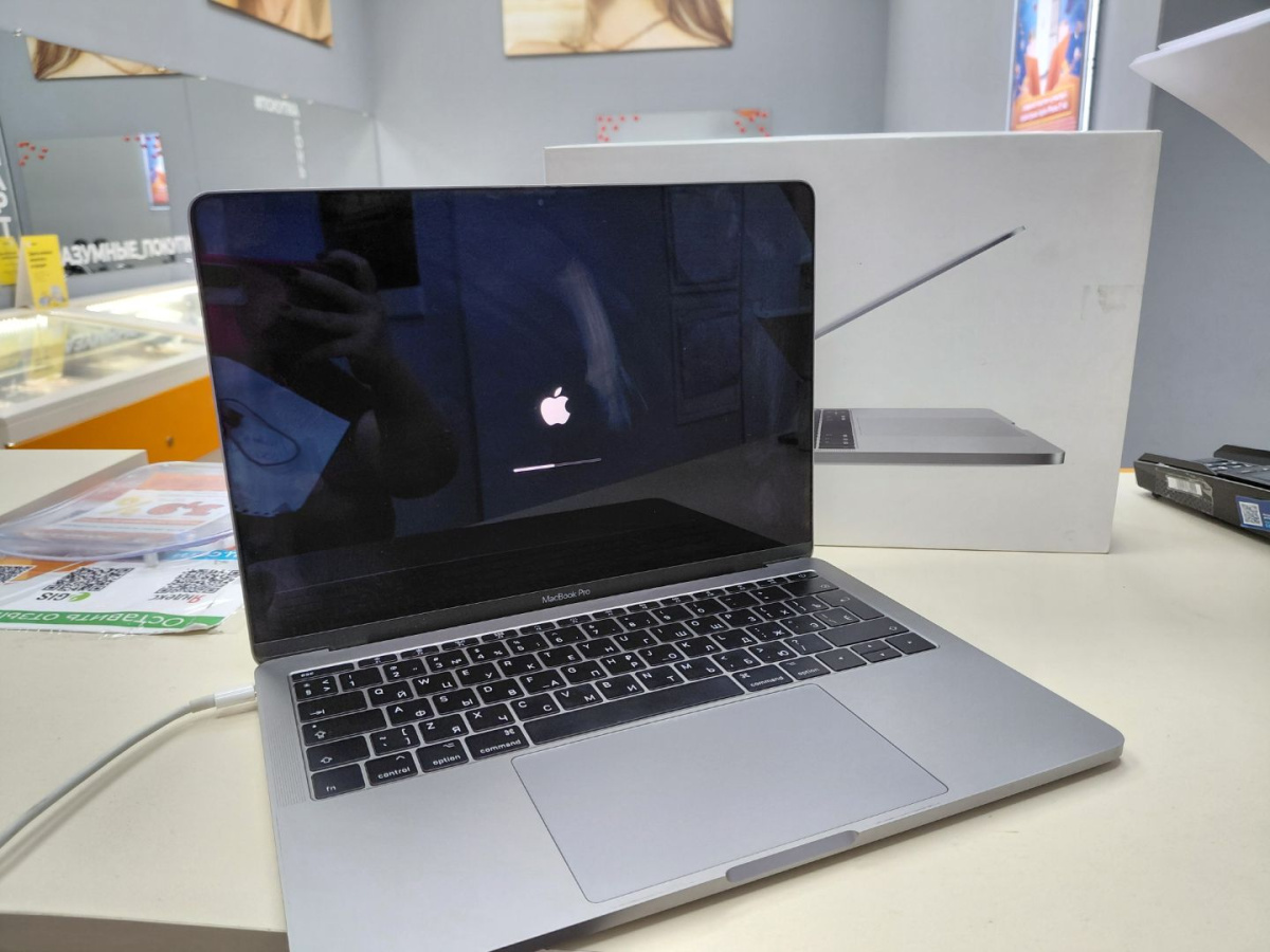 Ноутбук Apple MacBook Pro i5 (13 дюймов два порта Thunderbolt 3 2016) A1708