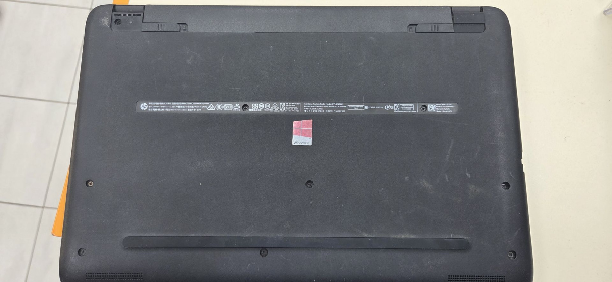 Ноутбук HP; Core i5-6200U, Radeon R5 M330, 4 Гб, 128 Гб, Нет