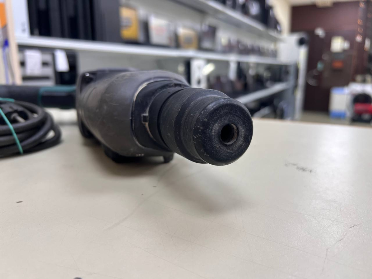 Перфоратор Makita HR2470
