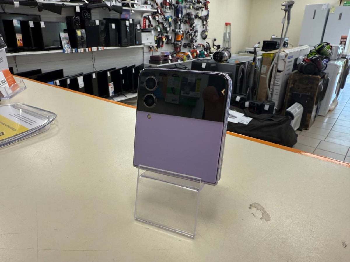 Смартфон Samsung Galaxy Z Flip 4 8/256