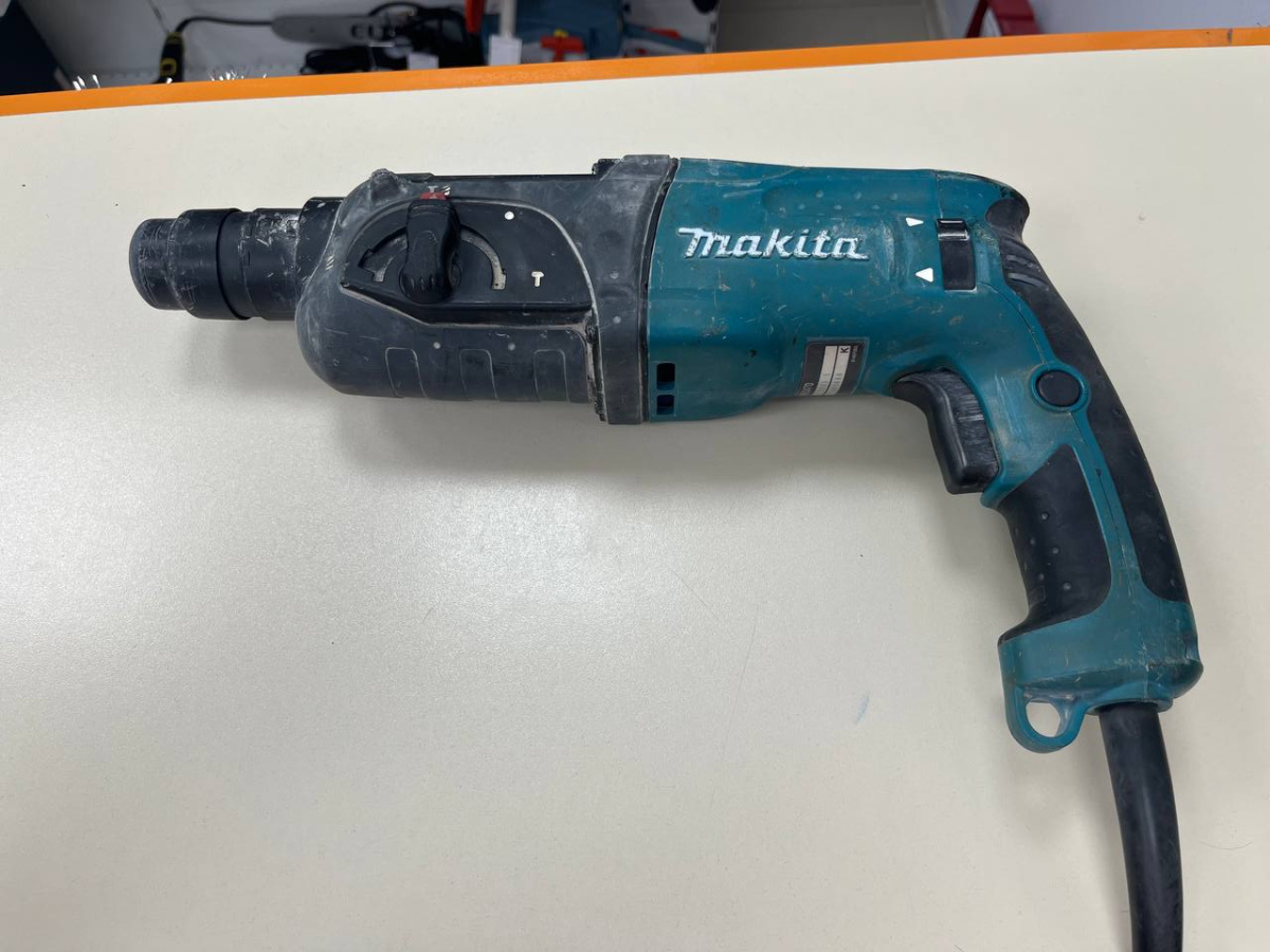 Перфоратор Makita HR2470
