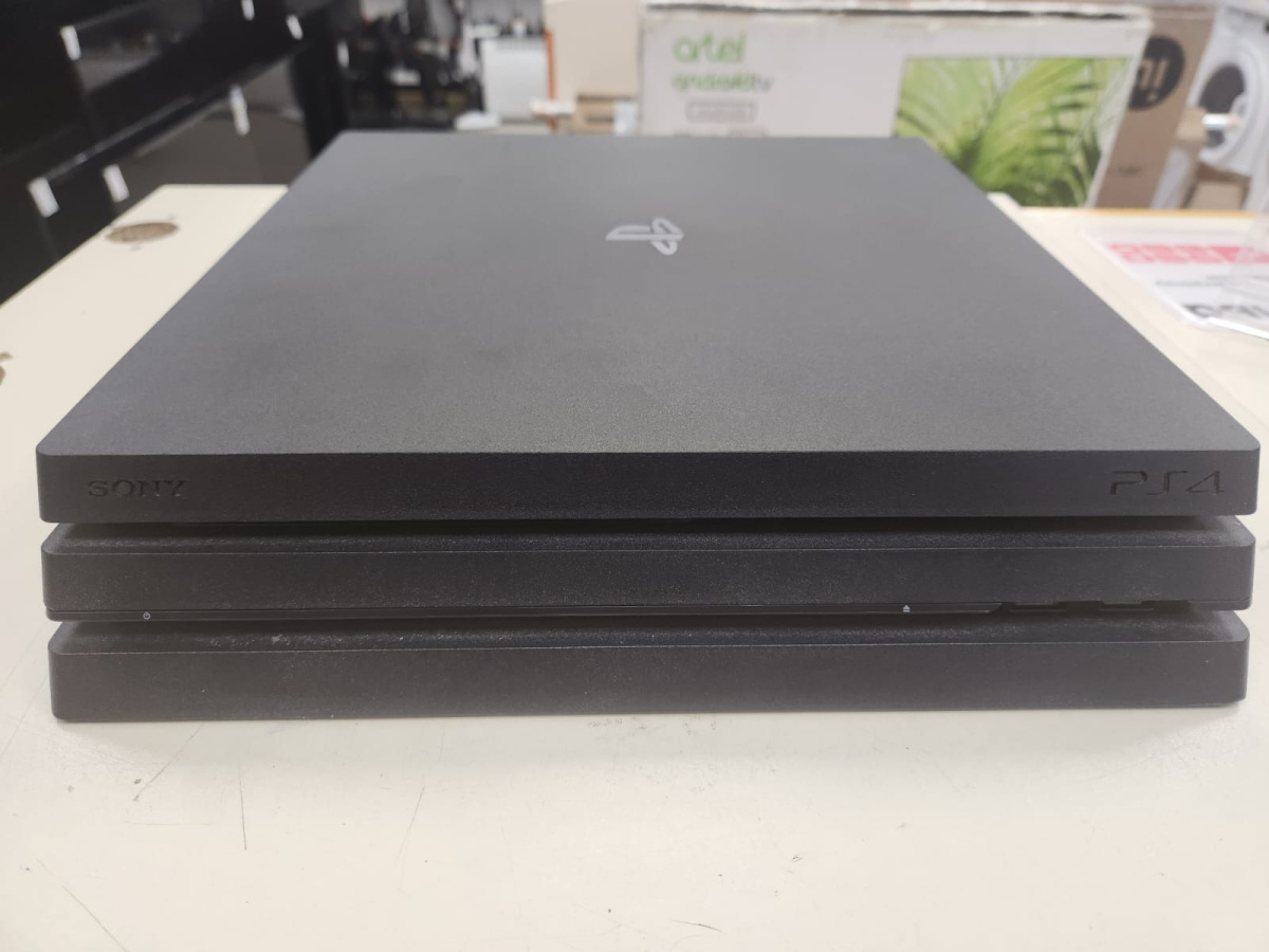 Игровая приставка PlayStation 4 Pro 1Tb