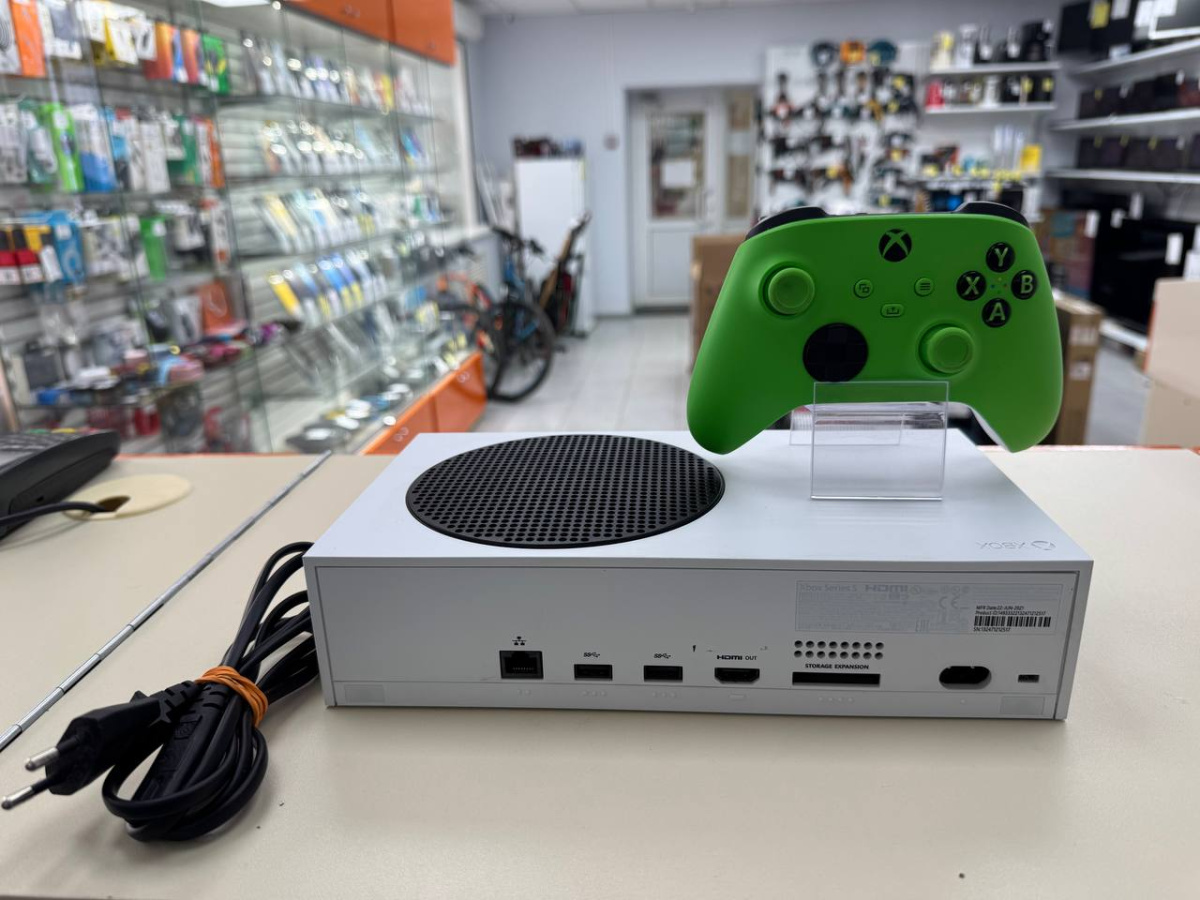 Игровая приставка Xbox Series S 512Gb SSD Игровая приставка Xbox Series S 512Gb SSD