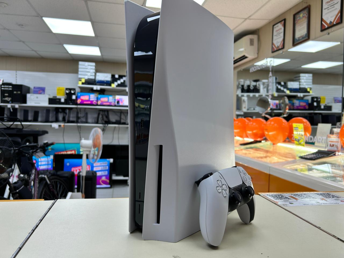 Игровая приставка PlayStation 5 825Gb (С дисководом)