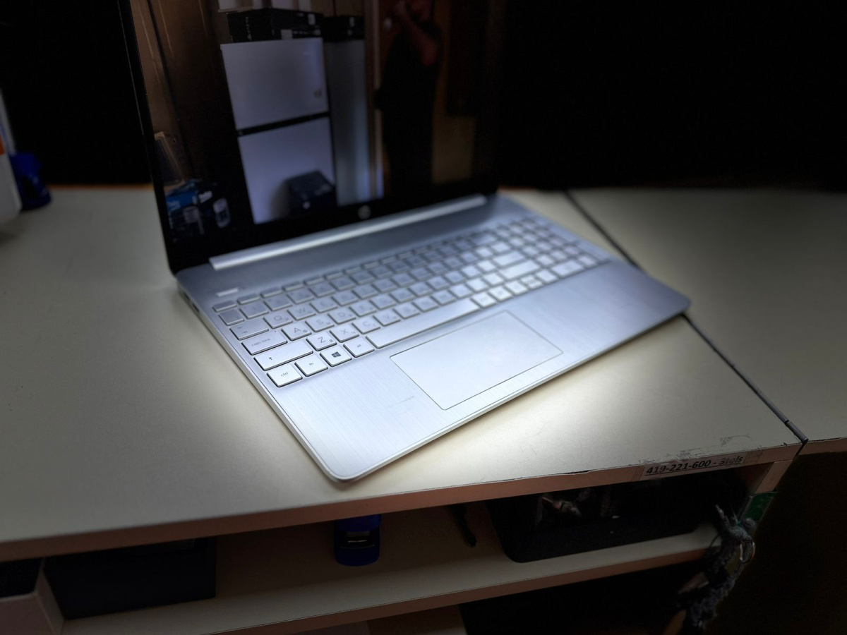 Ноутбук HP; I3-1115G4, Нет, 8 Гб, 240 Гб, Нет