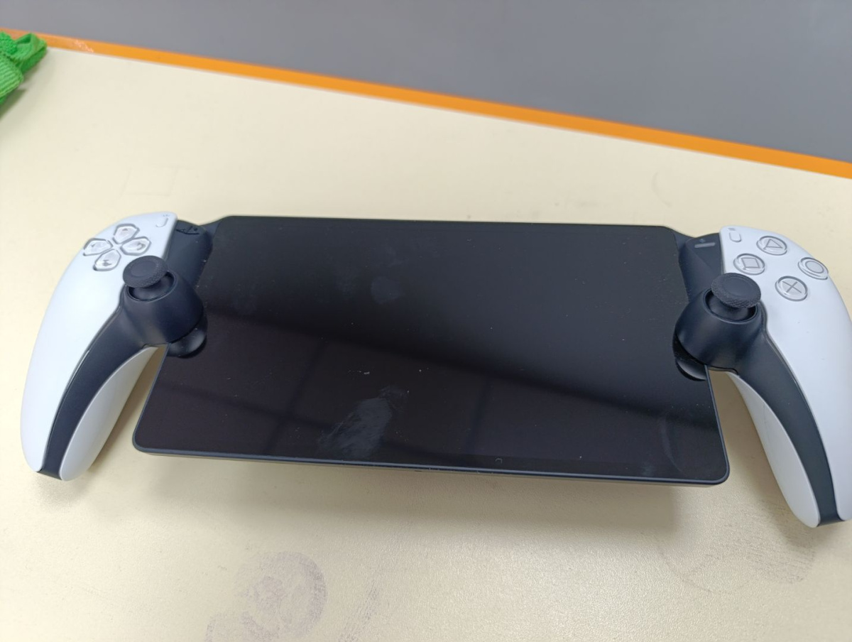 Игровая приставка PlayStation Portal