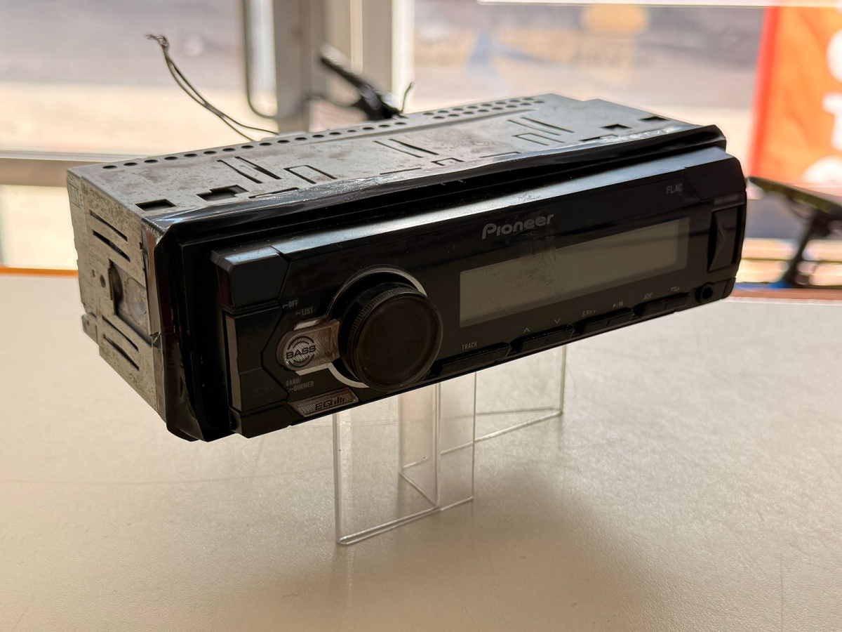 Автомагнитола Pioneer MVH-S110UB
