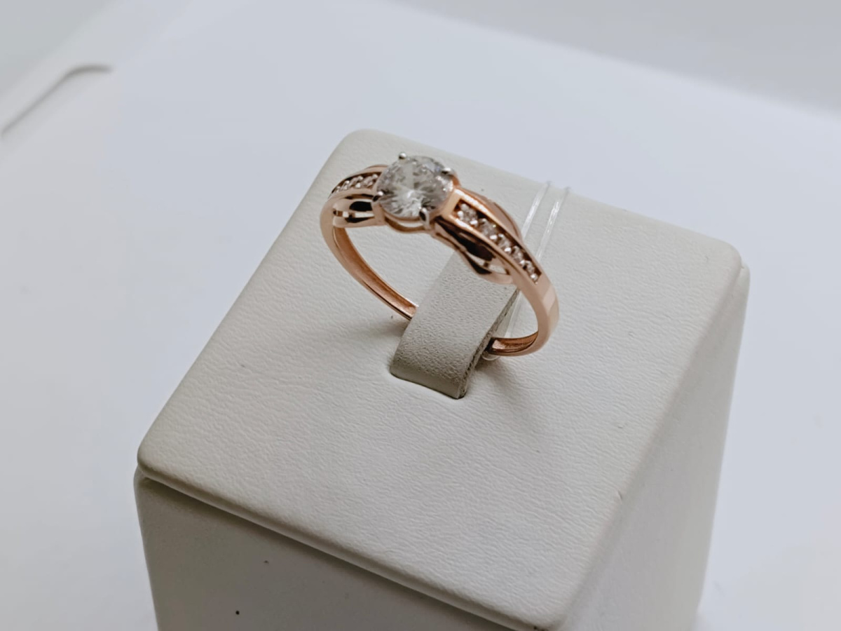 КОЛЬЦО С КАМНЯМИ (Au 585)