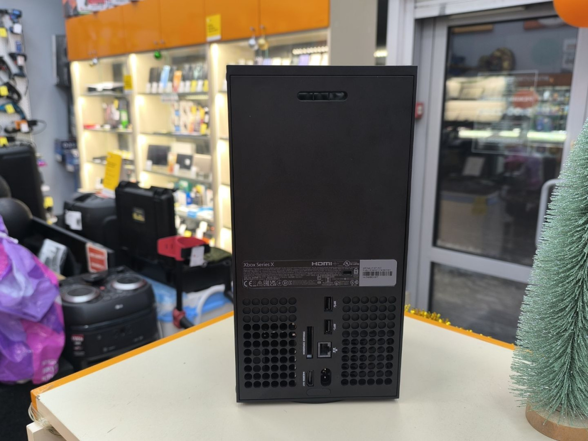 Игровая приставка Xbox Series X 1Tb