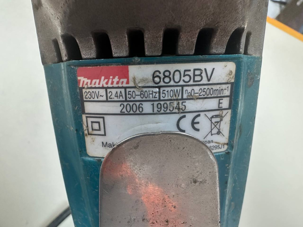 Шуруповерт Makita 6805BV