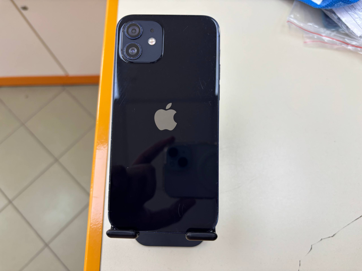 Смартфон Apple iPhone 12 64Gb