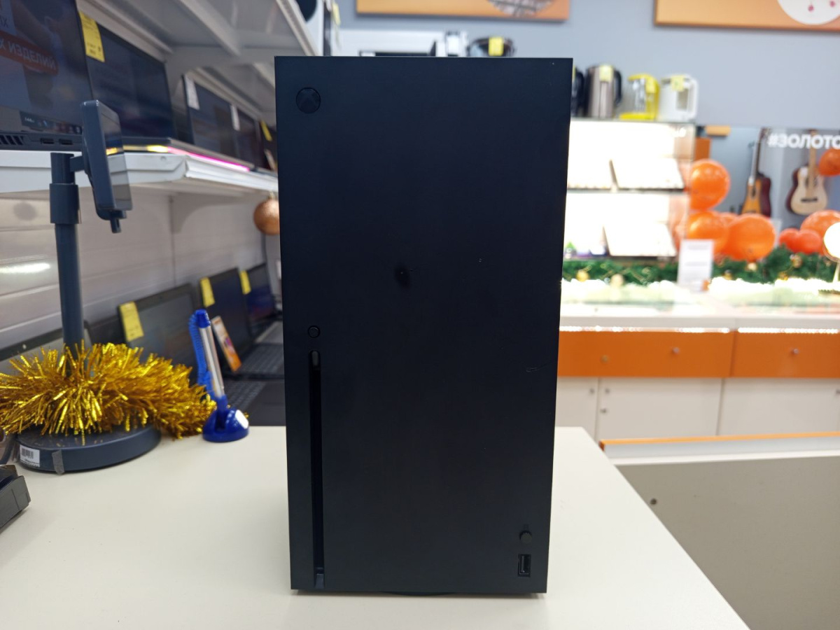 Игровая приставка Xbox Series X 1Tb