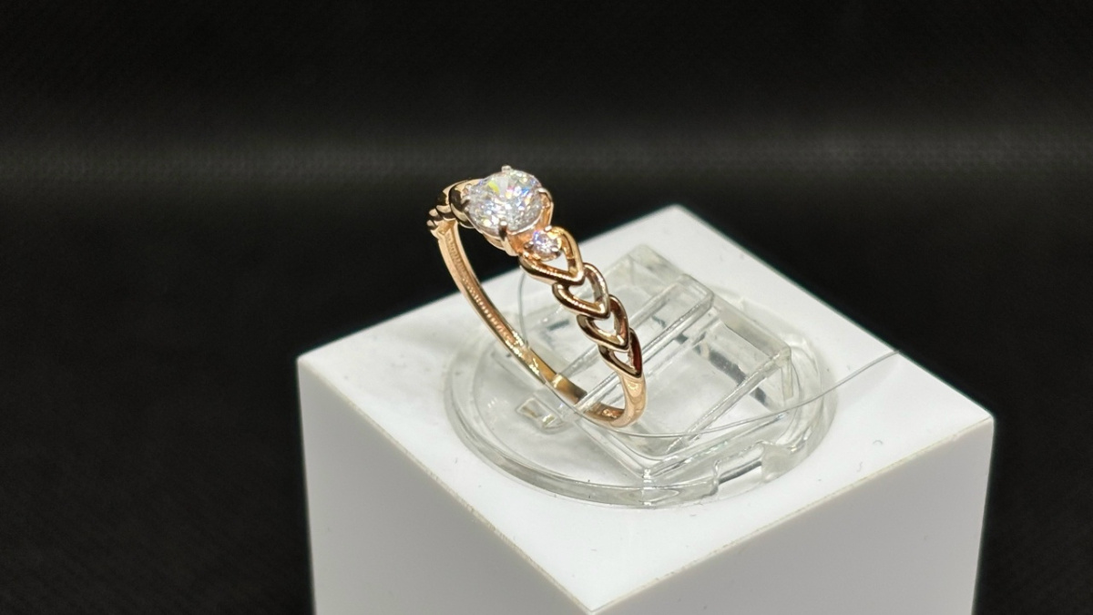 КОЛЬЦО С КАМНЯМИ (Au 585)