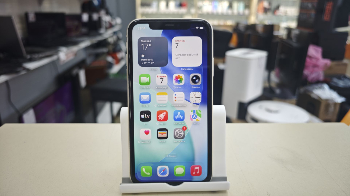 Смартфон Apple iPhone 11 64Gb