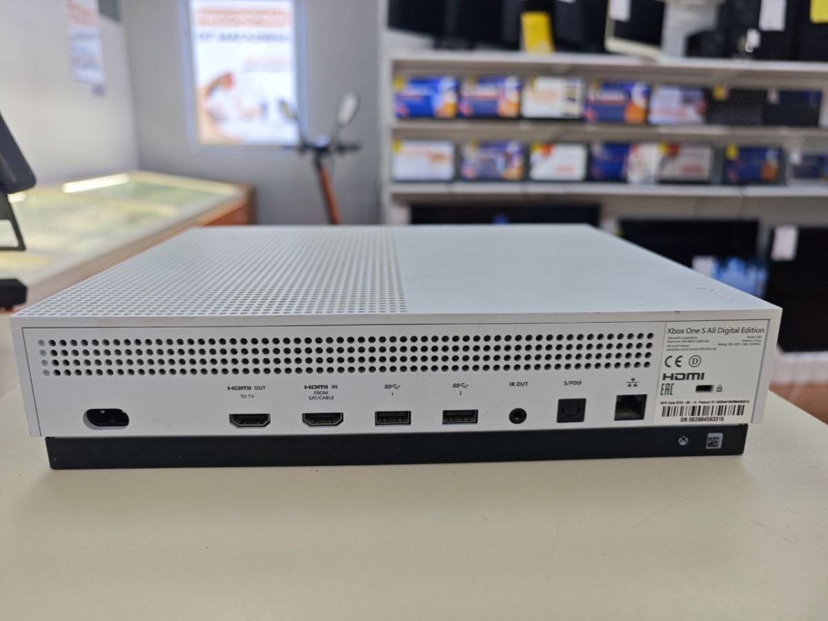 Игровая приставка Xbox One S Digital Edition 1TB
