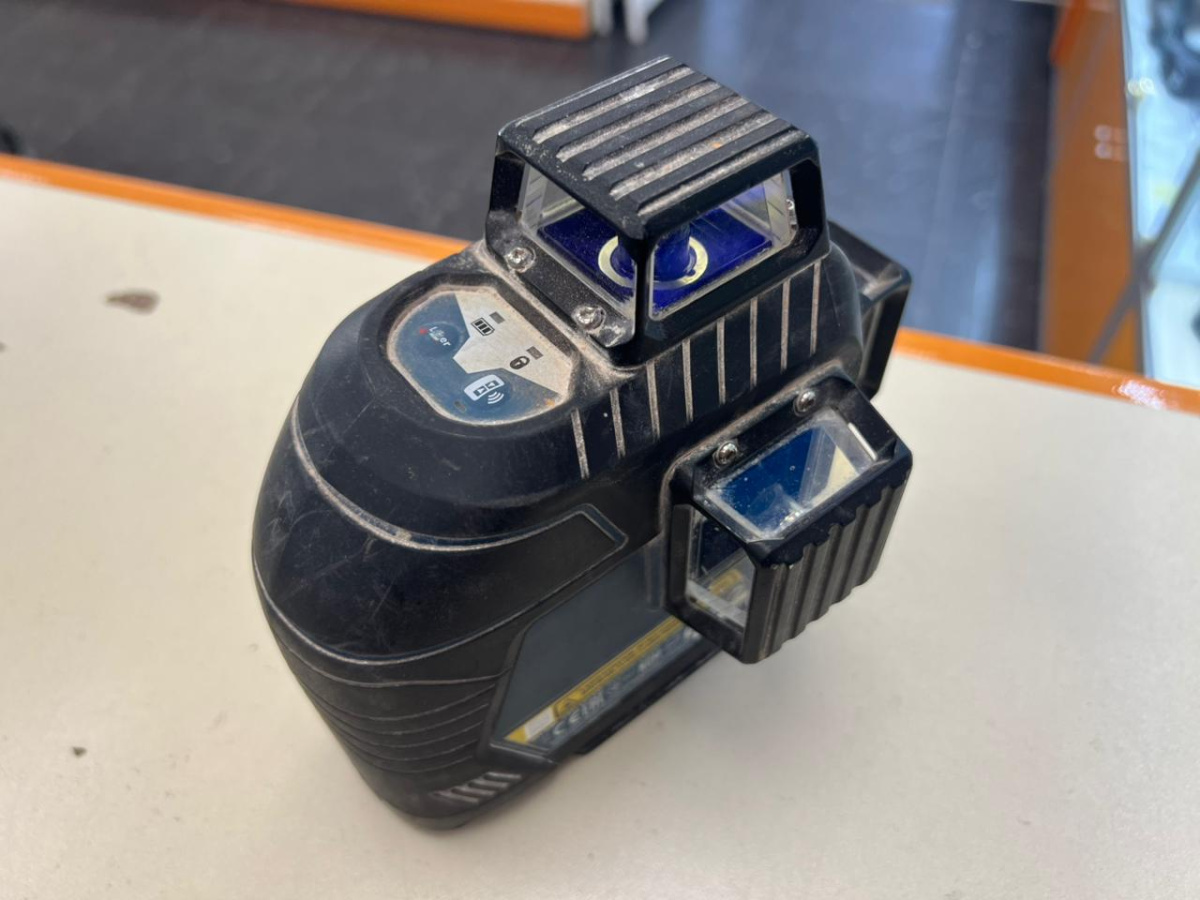 Нивелир Bosch GLL 3-80 PROFESSIONAL