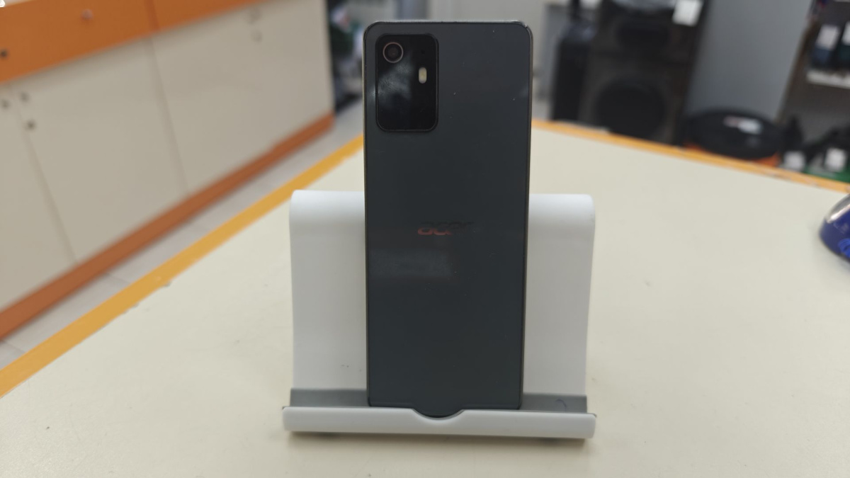 Смартфон Acer V370