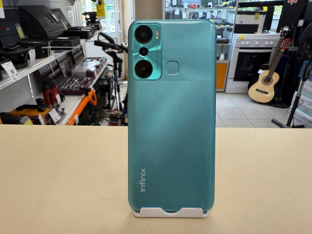 Смартфон Infinix HOT 20i 4/128