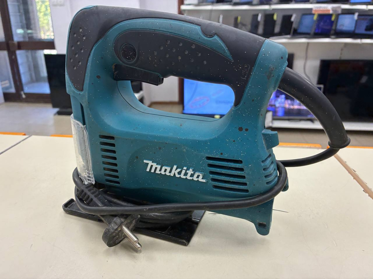 Лобзик Makita 4326;