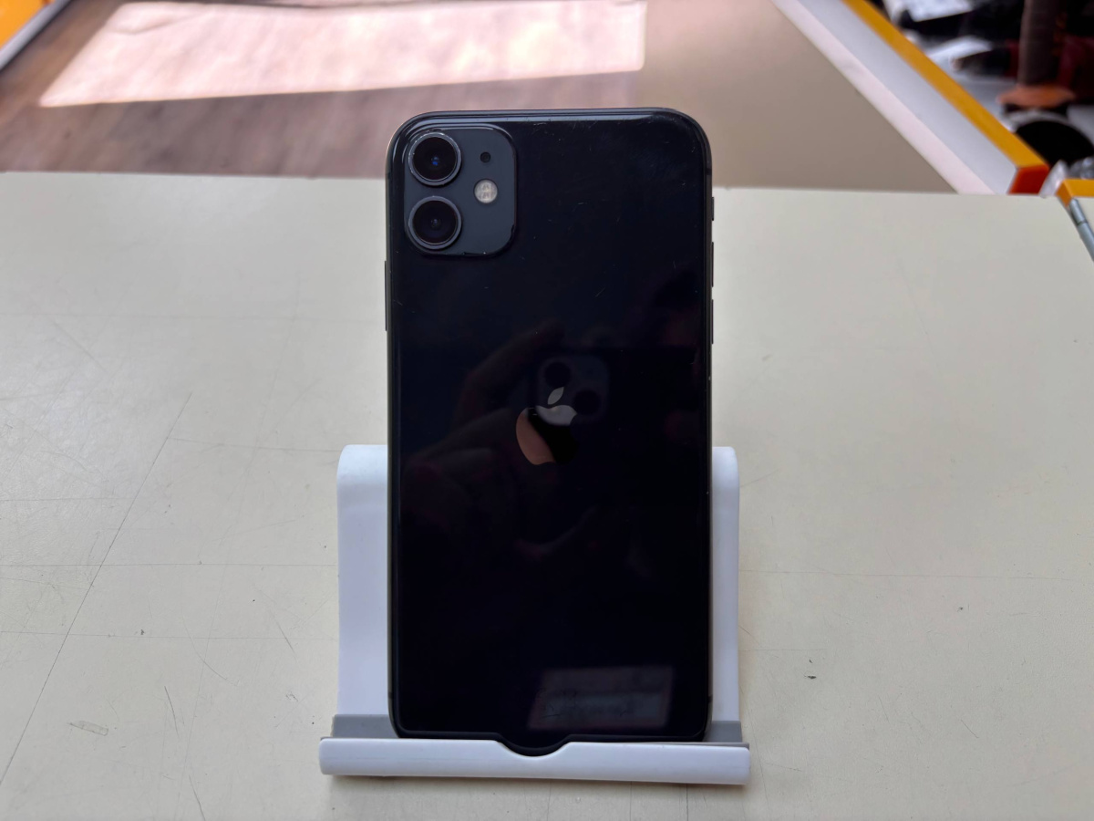 Смартфон Apple iPhone 11 64Gb