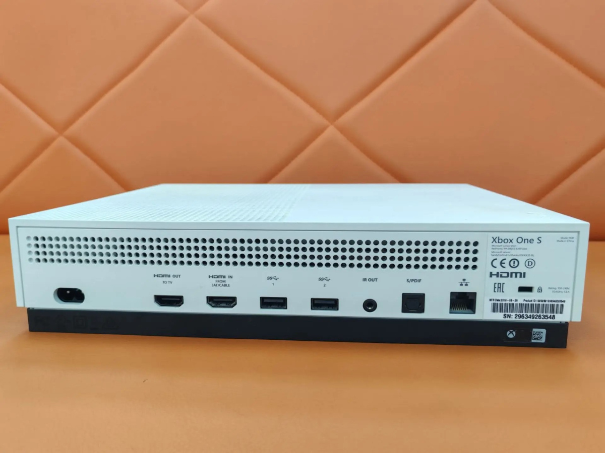 Игровая приставка Xbox One S 500Gb
