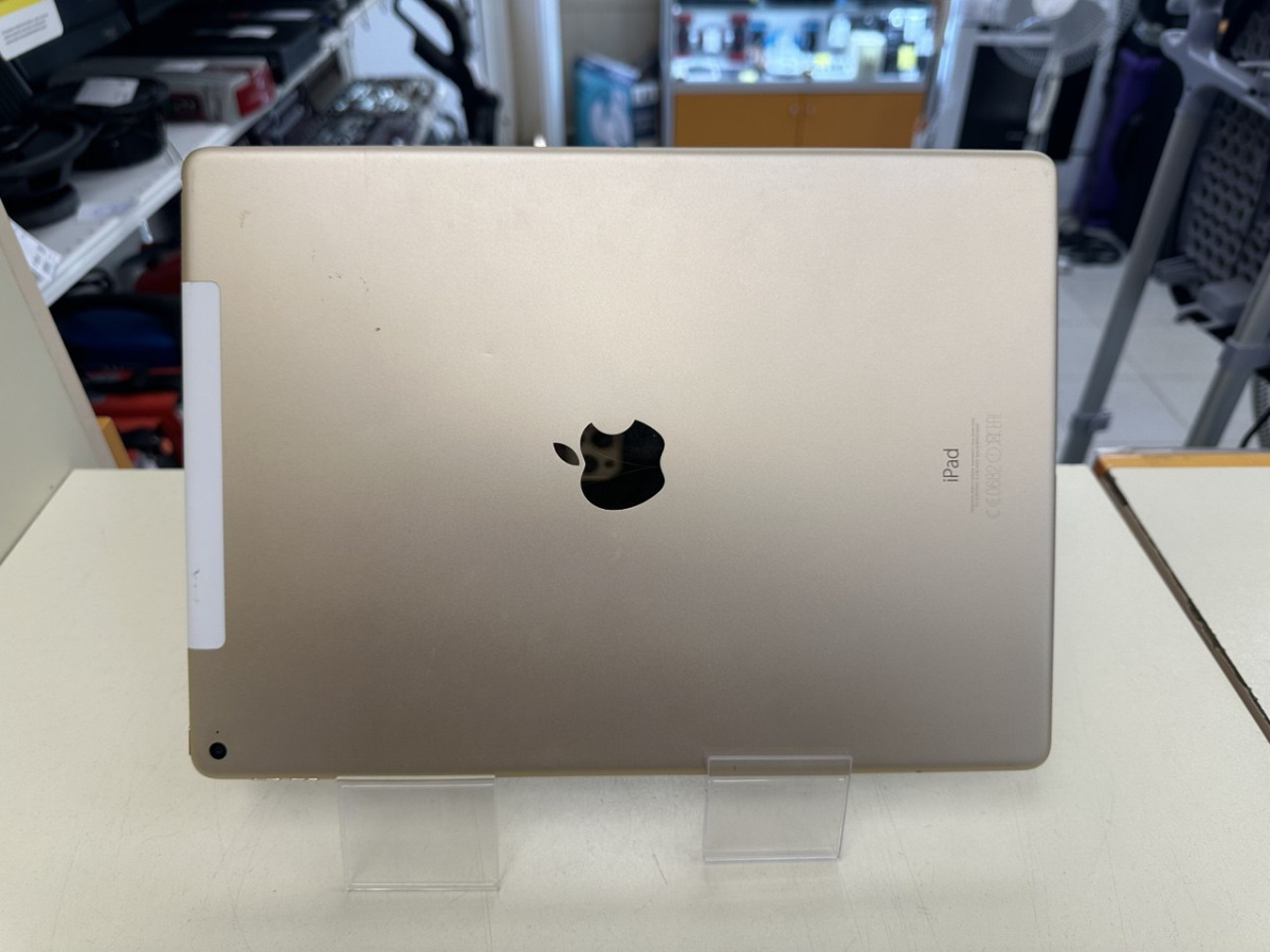 Планшет <> Apple iPad Pro 12.9 4-поколения;