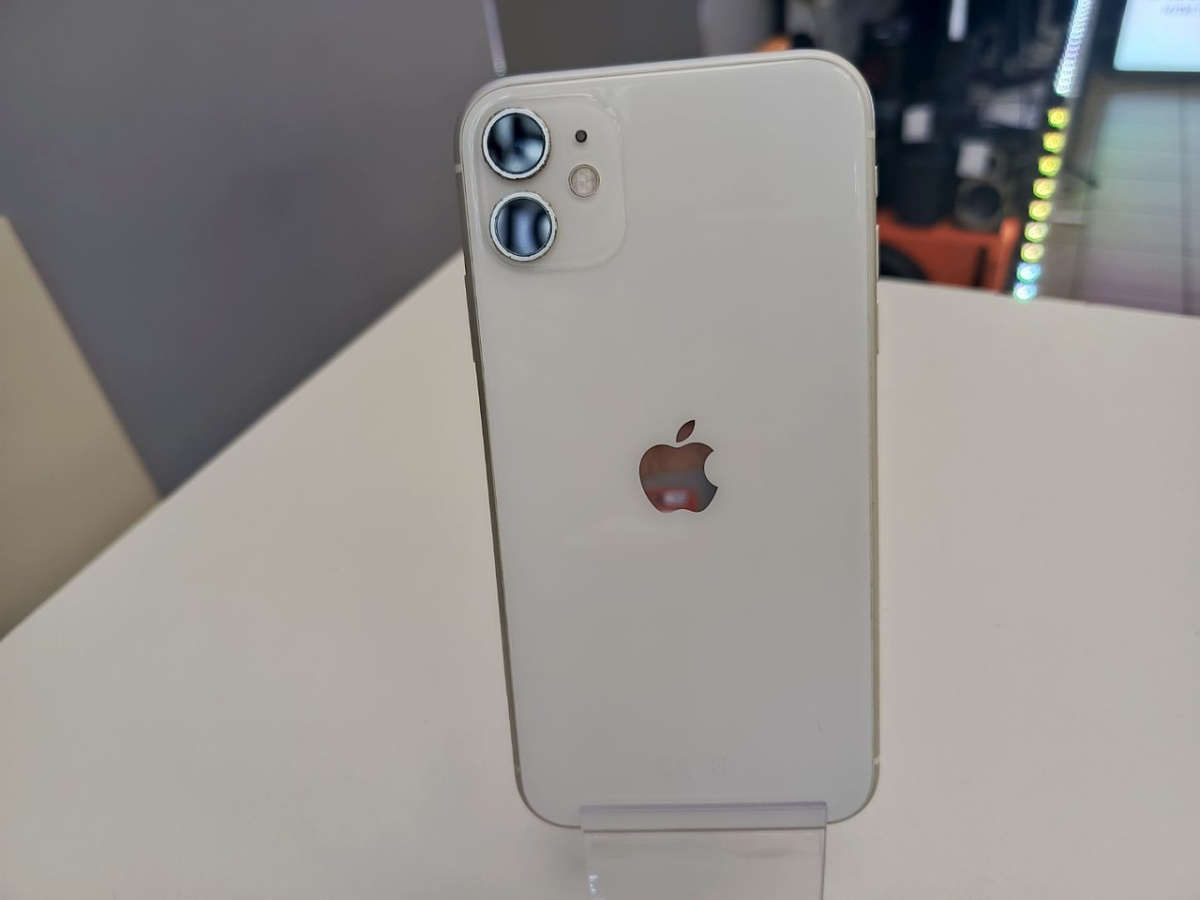 Смартфон Apple iPhone 11 64Gb