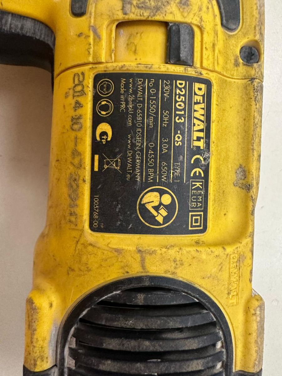 Перфоратор Dewalt D25013K