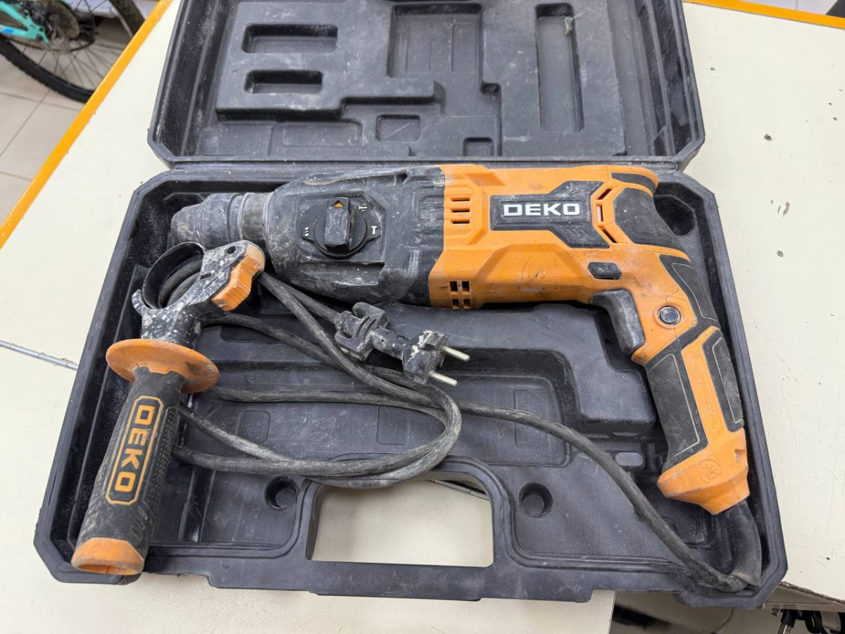 Перфоратор Deko DKH950W