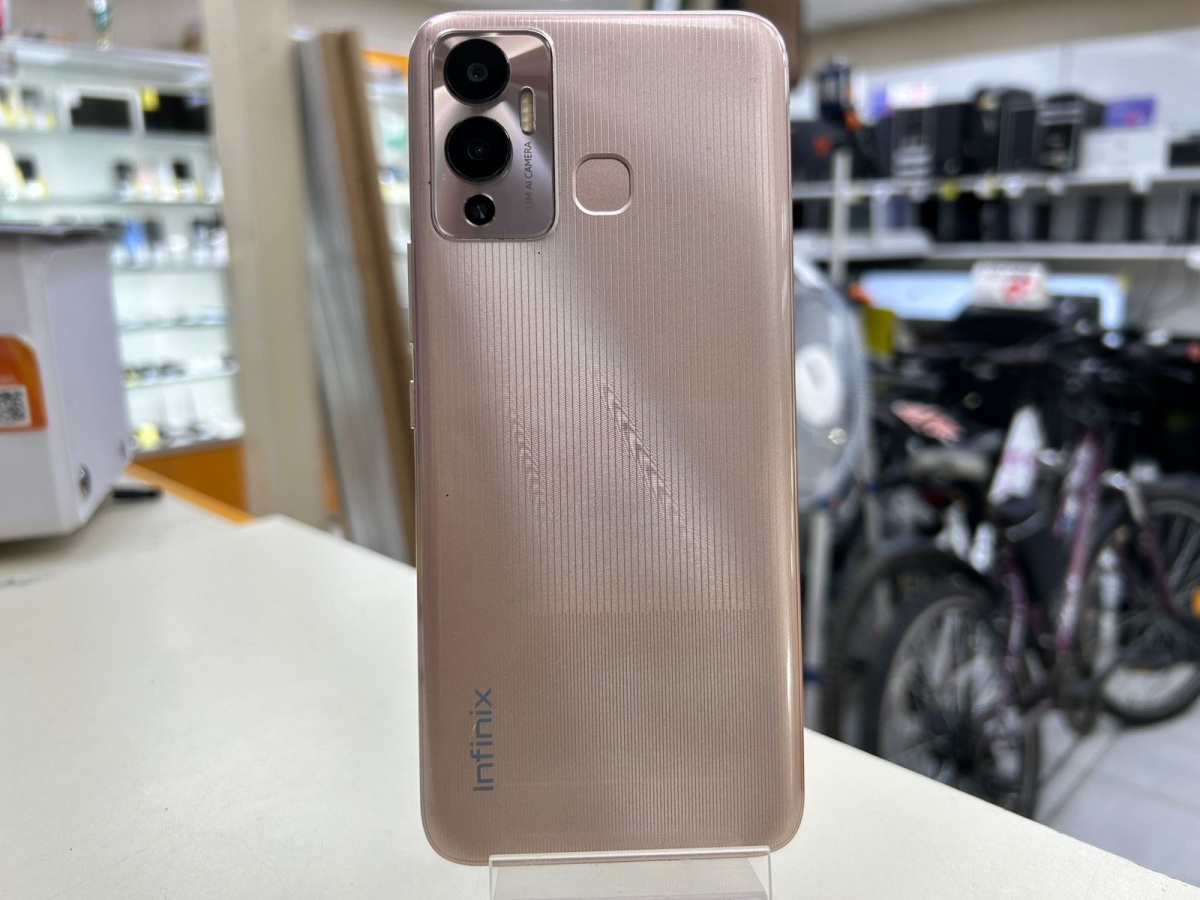 Смартфон Infinix HOT 12 PLAY 4/64