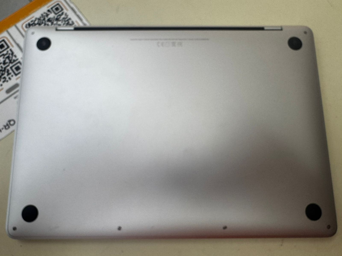 Ноутбук Apple MacBook Pro i7(13 дюймов два порта Thunderbolt 3 2016) A1708